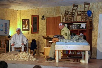 theater20100144